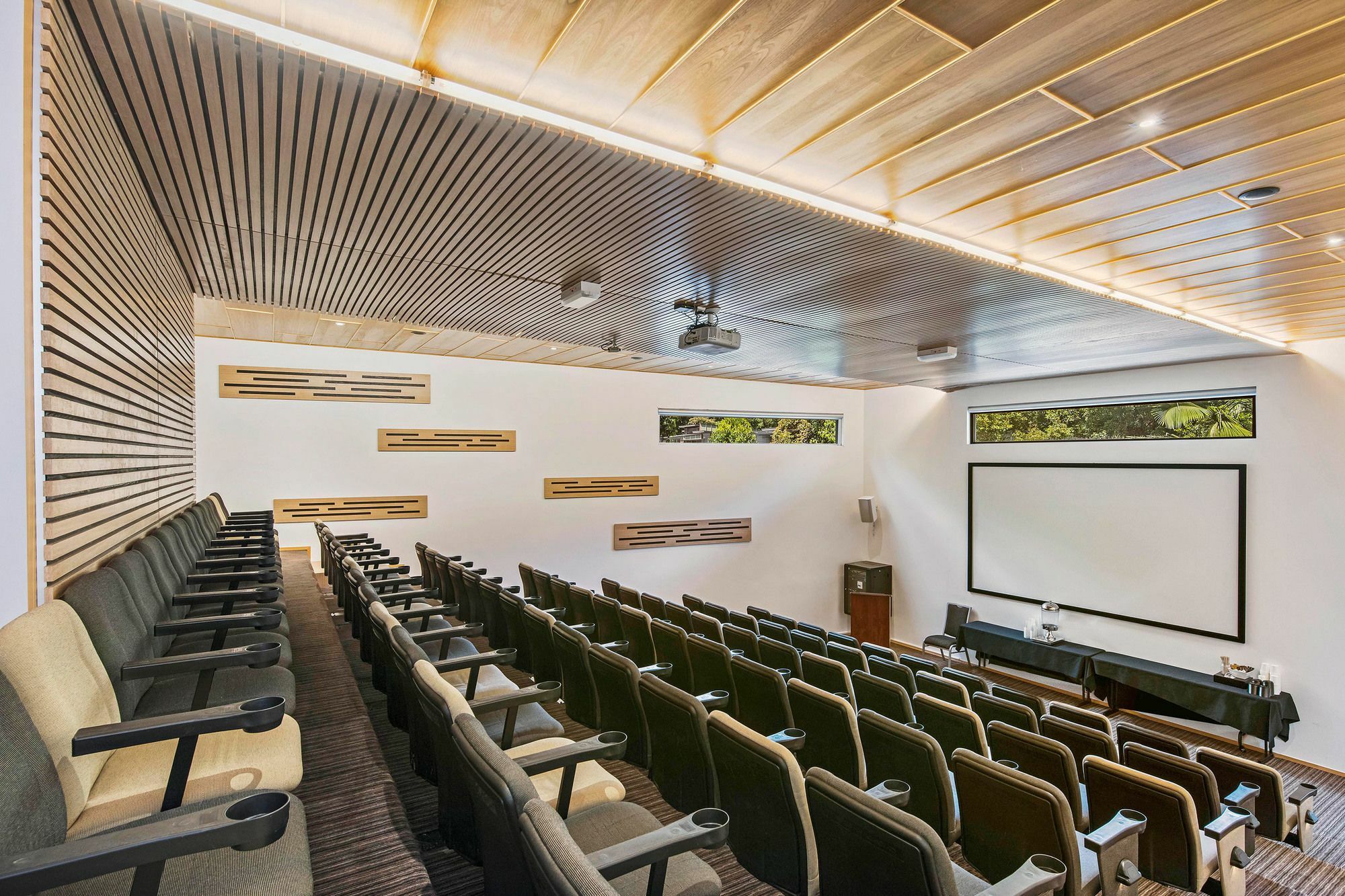 Peppers Noosa Resort And Villas Екстер'єр фото The auditorium at the Center for the Arts